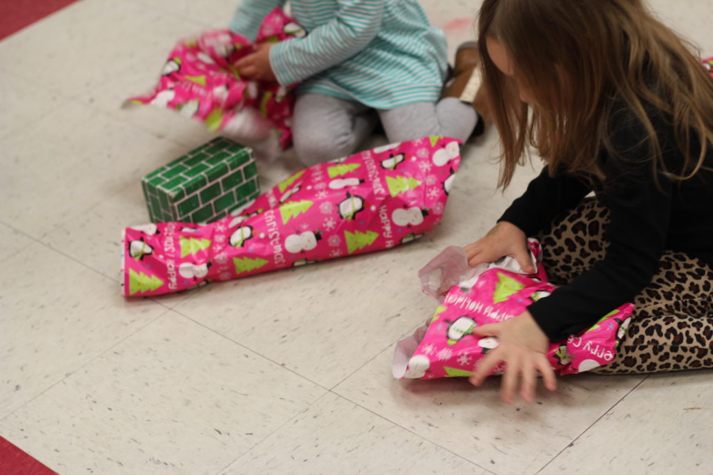 Gift wrap station